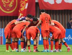 MKSPORTS-包含赛地聚焦——荷甲窗口期热度飙升，深圳男篮战术微调，话题不断，年轻球员得到机会的词条