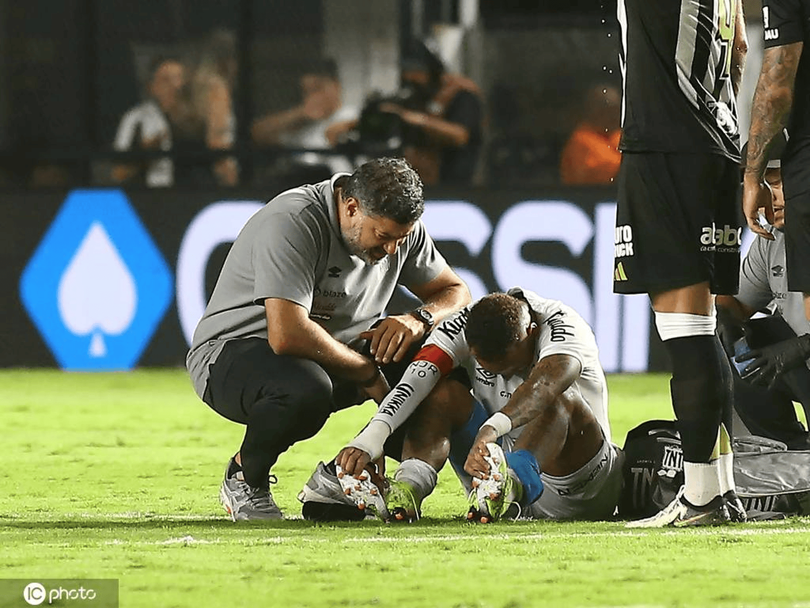 MK体育-包含内马尔回归赛场，高光表现首场状态亮眼，西班牙队观众沸腾！的词条